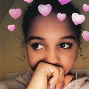 Meet your Posher, Desiree